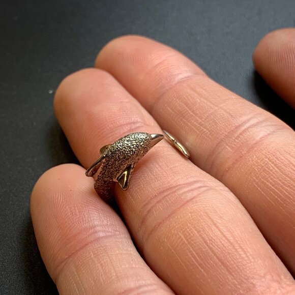 VTG Sterling Silver 925 Diamond Cut Finish Dolphin Design Statement Ring Size 5 - Picture 6 of 11